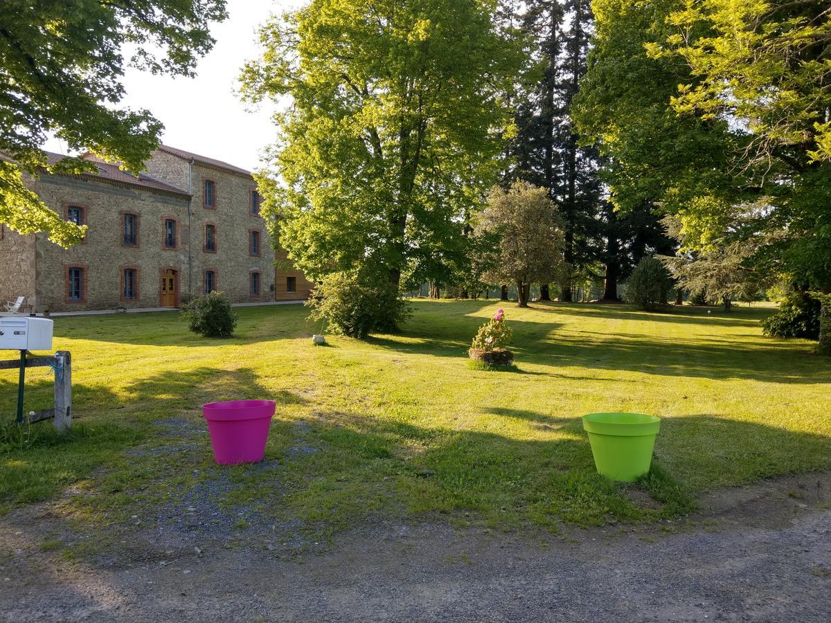 Les Chambres D'Hotes De La Frissonnette Auzelles Exteriér fotografie