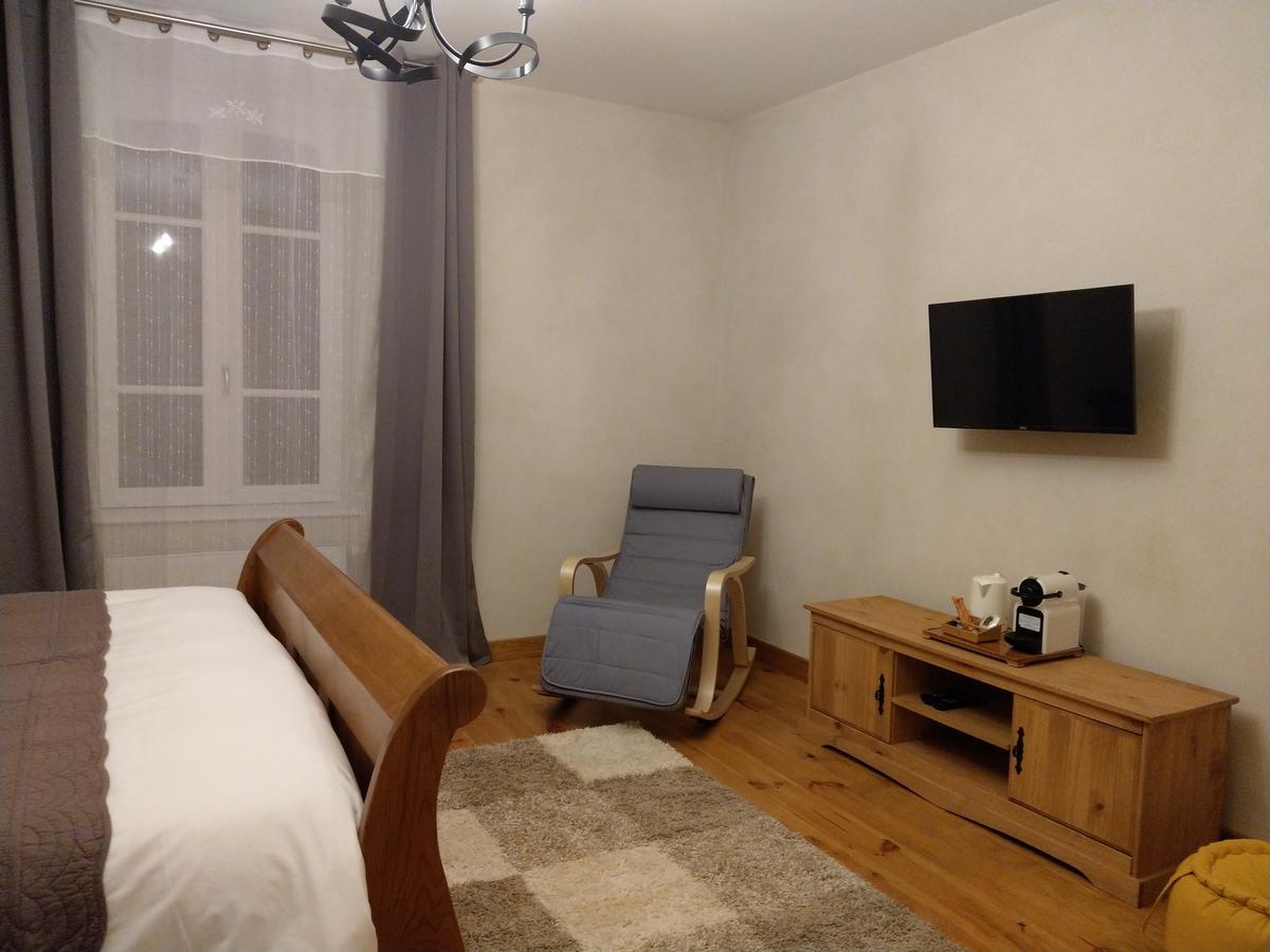Les Chambres D'Hotes De La Frissonnette Auzelles Exteriér fotografie